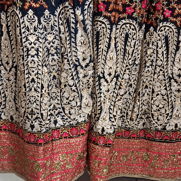 Red n black Suit with Bottom n Dupatta - Picture 9 of 13